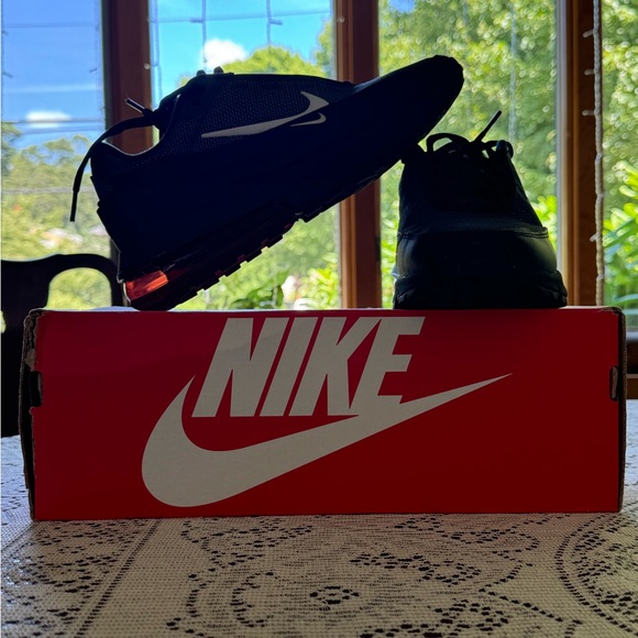 Nike Air Max Pulse size 9 - Picture 2 of 8